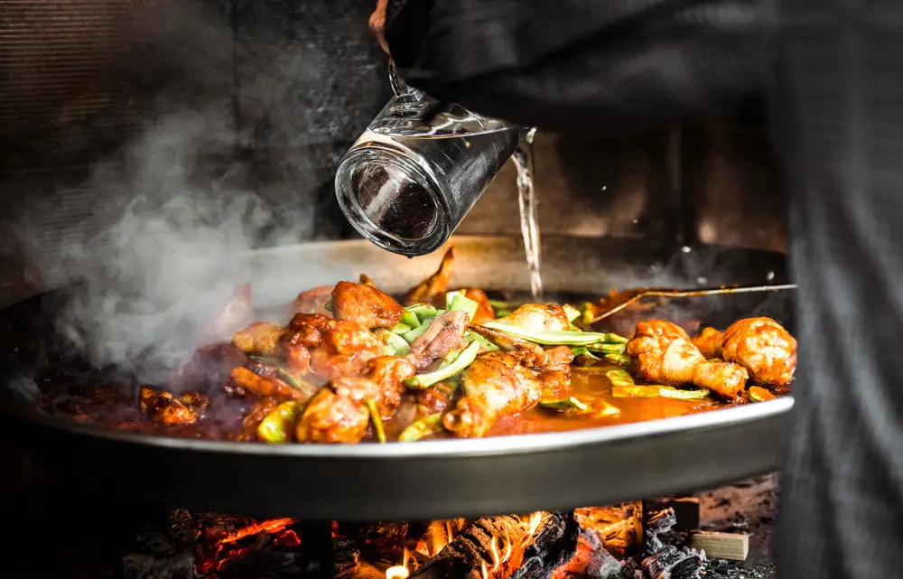 Receta de Paella con Carne: Un Delicioso Platillo Español